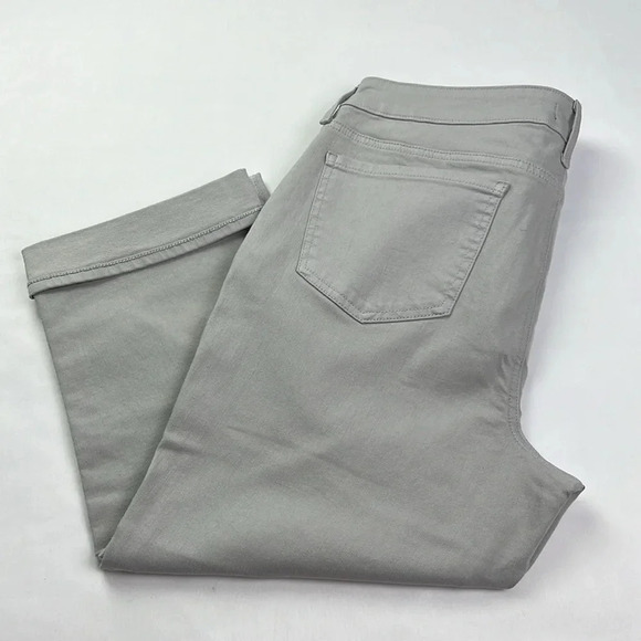 NYDJ Women’s 12 Marilyn Crop Cool Embrace Lift x Tuck Technology Capri Jean - Picture 3 of 12